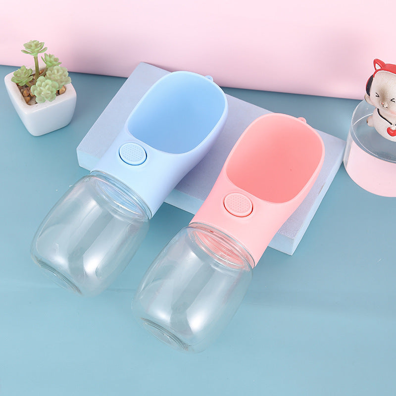Botella portátil de agua para mascotas de户外便携宠物水瓶的西班牙语翻译是：Botella portátil de agua para mascotas外出用宠物水瓶的西班牙语名称，控制在70字符以内